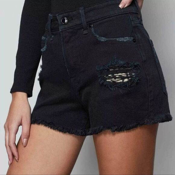 NWT Good American The Cut Off Distressed Jean Shorts in Black 22 - Picture 3 of 9